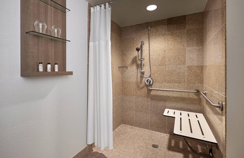 Chesapeake Hotel | Delta Hotels by Marriott Chesapeake Norfolk