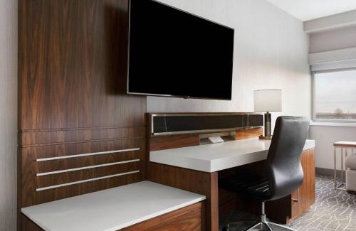 Iselin Hotel | Delta Hotels by Marriott Woodbridge