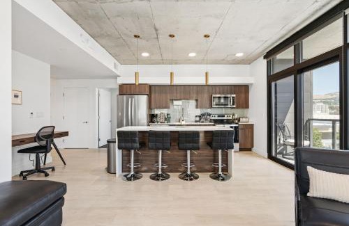 Rio Grande Apartment | Delta Center 2Bd 2Bath Pool Gym!