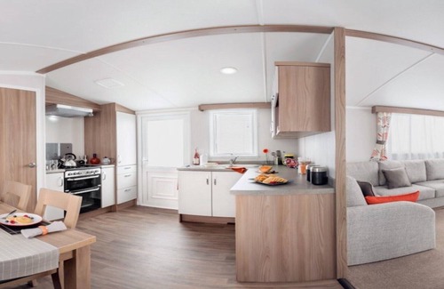 Dunbar House | Delux Caravan sleeps 6 on an extremely popular site