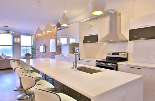 International District Condo | Deluxe 3-bedroom Condo in Old Montreal with a Private terrace