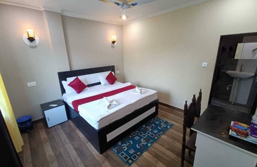 Sarnath Bed & Breakfast | Deluxe 4 room -bedroom B&B with WiFi and AC in fantastic Varanasi Sarnath