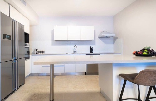 Musrara Apartment | Deluxe 4BR Garden/Pool/Parking In City Center