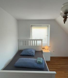 Oetinghausen Apartment | Deluxe 7 queen sized bedroom Apartment in Herford Hiddenhausen
