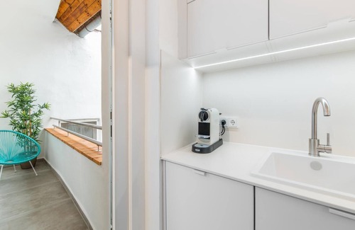 Mautern an der Donau Apartment | Deluxe Apartment with Terrace, Tabletennis and King Bed near DPU