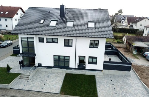 Sulzbach am Main Apartment | Deluxe apartment with 3 bedrooms (approx. 90 sqm)