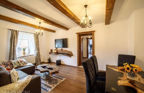 Sighisoara Apartment | Deluxe Apartment with A/C, Under the Clock Tower