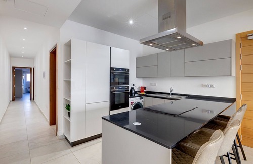 Sliema Apartment | Deluxe Apartment with Valletta and Harbour Views
