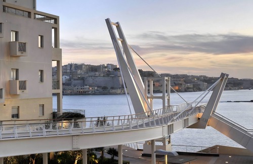Sliema Apartment | Deluxe Apartment with Valletta and Harbour Views