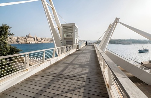 Sliema Apartment | Deluxe Apartment with Valletta and Harbour Views