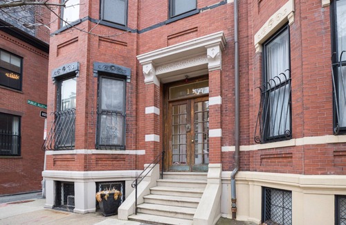 Back Bay West Apartment | Deluxe Back Bay Studio, steps from Newbury & T, by Blueground