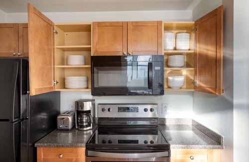 Cambridgeport Apartment | Deluxe Central Square 1BR w/Fitness, walk to Shopping, by Blueground