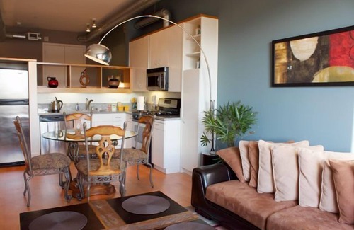 The Villas Condo | Deluxe Condo Conveniently Located in San Jose's Upscale Santana Row Neighborhood