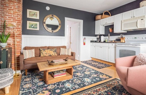 Winooski Apartment | Deluxe Cute Apt | 1min Walk Restaurants + Shops