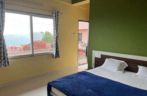 Medha Hotel | Deluxe Double Room Without Balcony