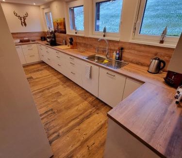 Todtnauberg Apartment | "Deluxe" Ferienwohnung Schwarzwald, 8 Personen, 140 qm, Haus Sonnenschein, 2 Balkone