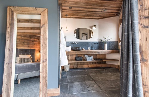 Le Cret Ski Chalet | Deluxe French Chalet | 6 Bedrooms | Chalet Ottavia | Private Ski Room & Wonderful Mountain Views | Val d'Isère