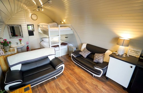 Frodsham Ski Chalet | Deluxe Glamping Pod with Hot Tub in Frodsham