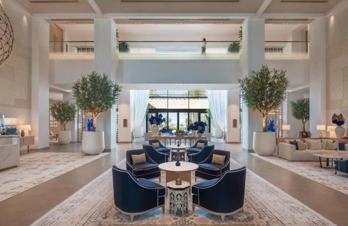 Al-Fujairah Apartment | Deluxe King or Twin Room Near Fujairah Corniche