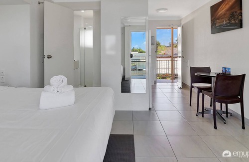 Emu Park Apartment | DELUXE KING STUDIO 20