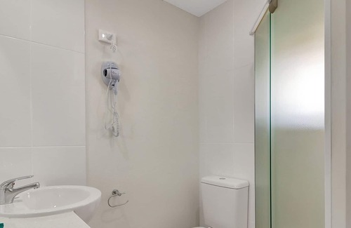 Emu Park Apartment | DELUXE KING STUDIO 20