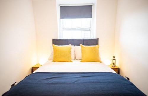 Brighton City Centre Apartment | Deluxe Modern 1&2 Bed Apartments Near Brighton Beach & Station