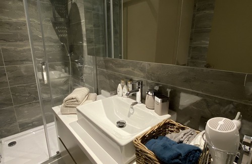 Mahmutbey Apartment | Deluxe Modern Studio - near Mall of Istanbul