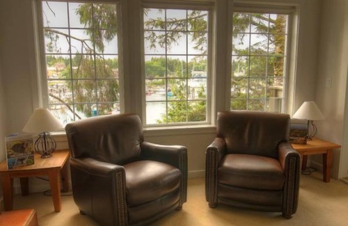 Ucluelet Condo | DELUXE ONE BEDROOM KING SUITE + OUTDOOR SOAKER TUB ON PATIO