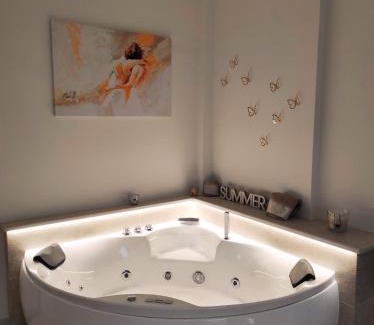 Vico del Gargano Apartment | Deluxe Romantic Suite