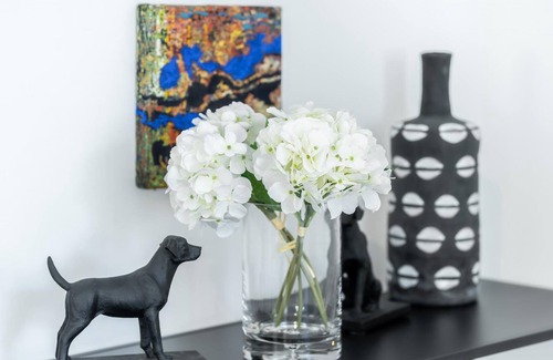 Krems an der Donau Apartment | Deluxe Studio "Art Collection" with King Bed, View and Air Conditioning
