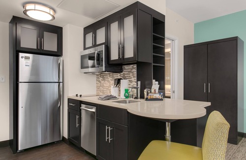 South Lake Union Apartment | Deluxe Studio + 24 Hour Business Center + Free Breakfast | Walk to Lake Union