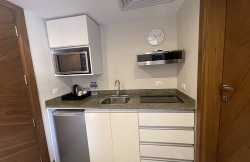 Heliopolis Apartment | Deluxe Studio King - 5 min away from the Airport