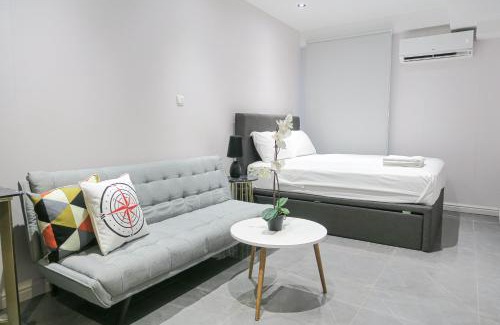 Singapore River Apartment | Deluxe Studio & Suite by RR