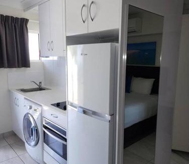 Emu Park Apartment | Deluxe Studio - Unit 12