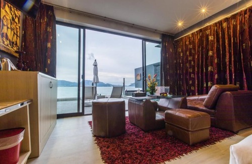 Patong Resort | Deluxe Suite with Jacuzzi in Patong (B)