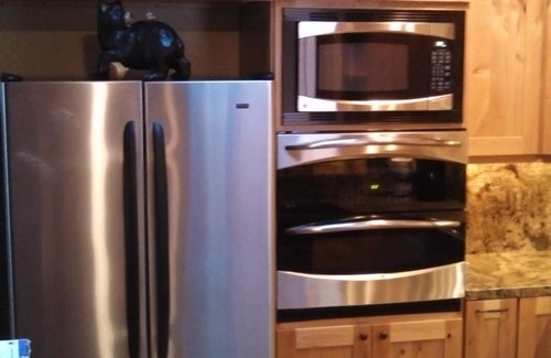 Mammoth Lakes Condo | Deluxe Tri-Level Townhome in Beautiful Snowcreek @Mammoth CA