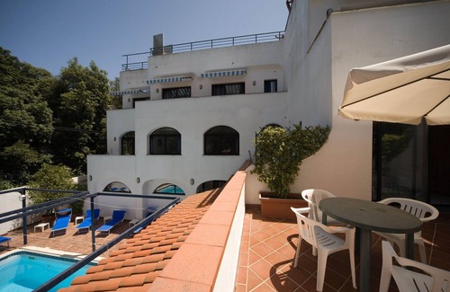Ischia Porto House | Deluxe Two-Bedroom Apartment in Residence in the center of Ischia Porto