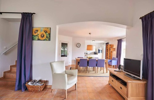 Vasles Villa | Deluxe unabhängige Villa, 2 Bäder 6 Personen