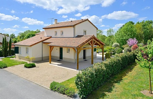 Vasles Villa | Deluxe unabhängige Villa, 2 Bäder 6 Personen