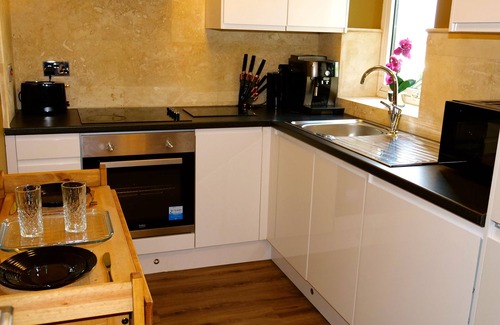 Rotherham Apartment | Deluxe Versace Styled Apartment
