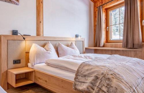Weisspriach Apartment | Deluxe Zirberl Top 6