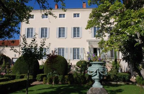 Ambierle House | Demeure Bouquet