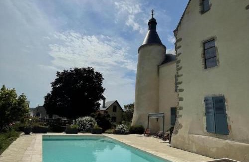 Vernusse House | Demeure de caractère avec piscine et parking, animaux admis, wifi - FR-1-489-457