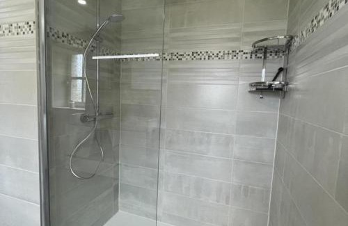 Vernusse House | Demeure de caractère avec piscine et parking, animaux admis, wifi - FR-1-489-457