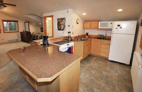Healy House | Denali King Suite with Amazing Views!