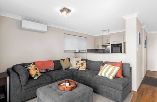 Denhams Beach Apartment | Denhams Beach Waterfront