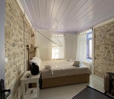 Gokceada House | Deniz Manzaralı, Müstakil Bahçeli Taş Ev