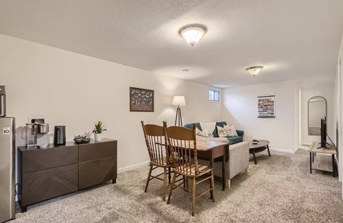 College View Apartment | Denver Basement Apartment