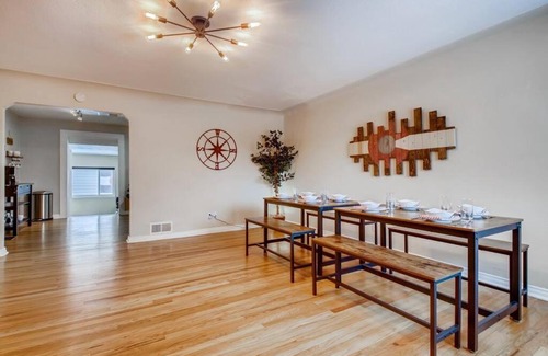 Denver House | Denver Den for 10- “Amazing place for groups!”