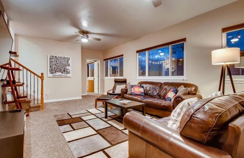 Denver House | Denver Den for 10- “Amazing place for groups!”